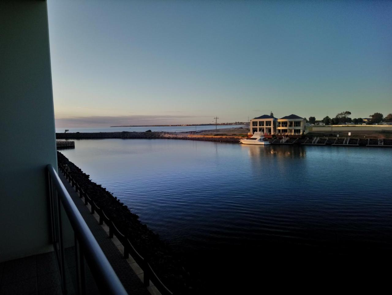 Wallaroo Marina Executive Apartments Exterior photo